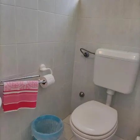 Kuca Carmen 3* 라브