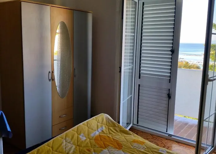 Kuca Carmen Gæstehus Rab Town