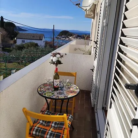 Kuca Carmen Rab Town