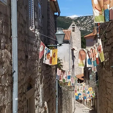 Kuca Carmen Rab Town