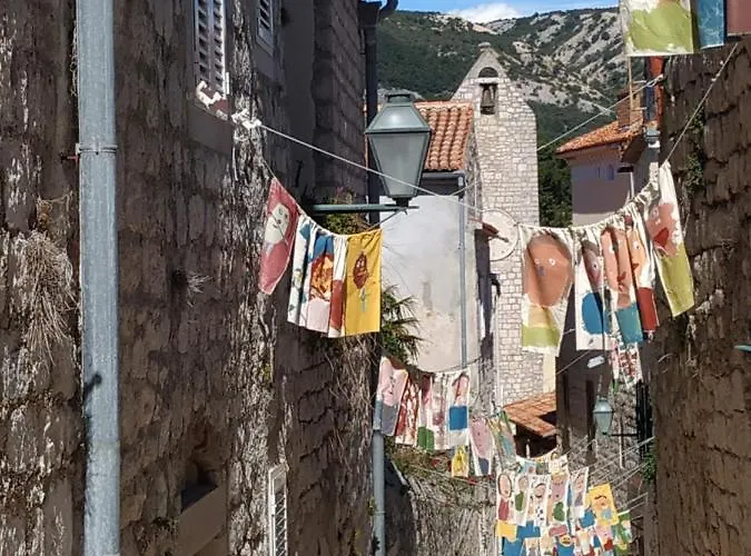 Kuca Carmen Rab Town